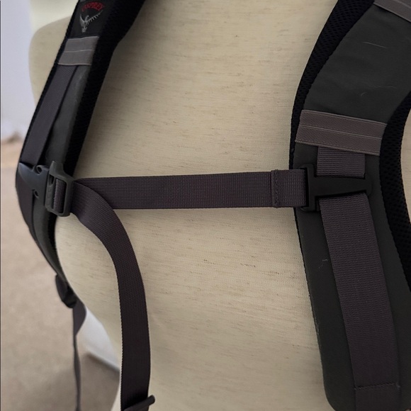 Osprey Stratos backpack,Stratos 24 Airco in an orange and grey colorway. - Picture 4 of 10